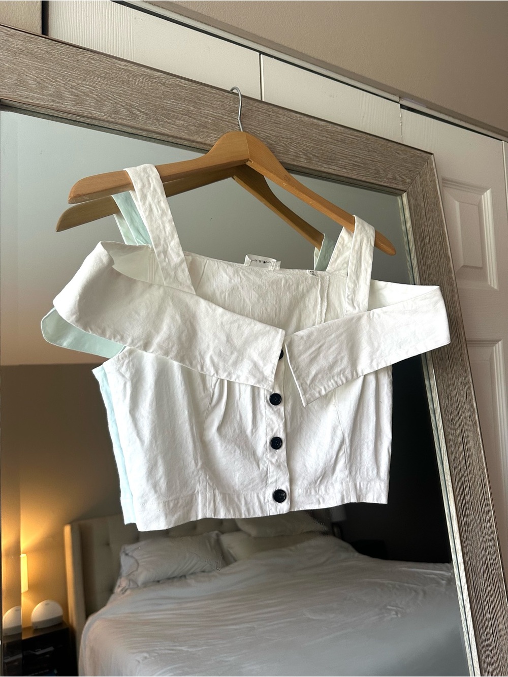 A.L.C. White Solid Off-the-Shoulder Button Front Linen Blend Crop Top Size 6